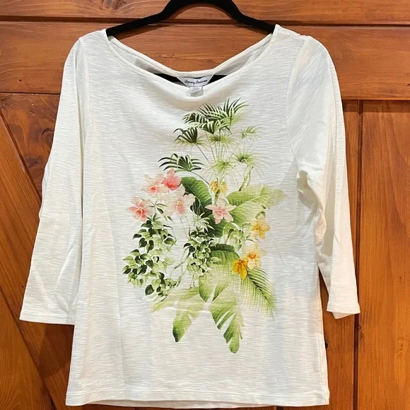 TOMMY BAHAMA White Top with Tropical Floral Design Sz M - Picture 1 of 6